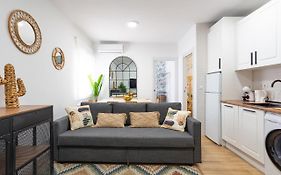 Cozy & Modern Apartment